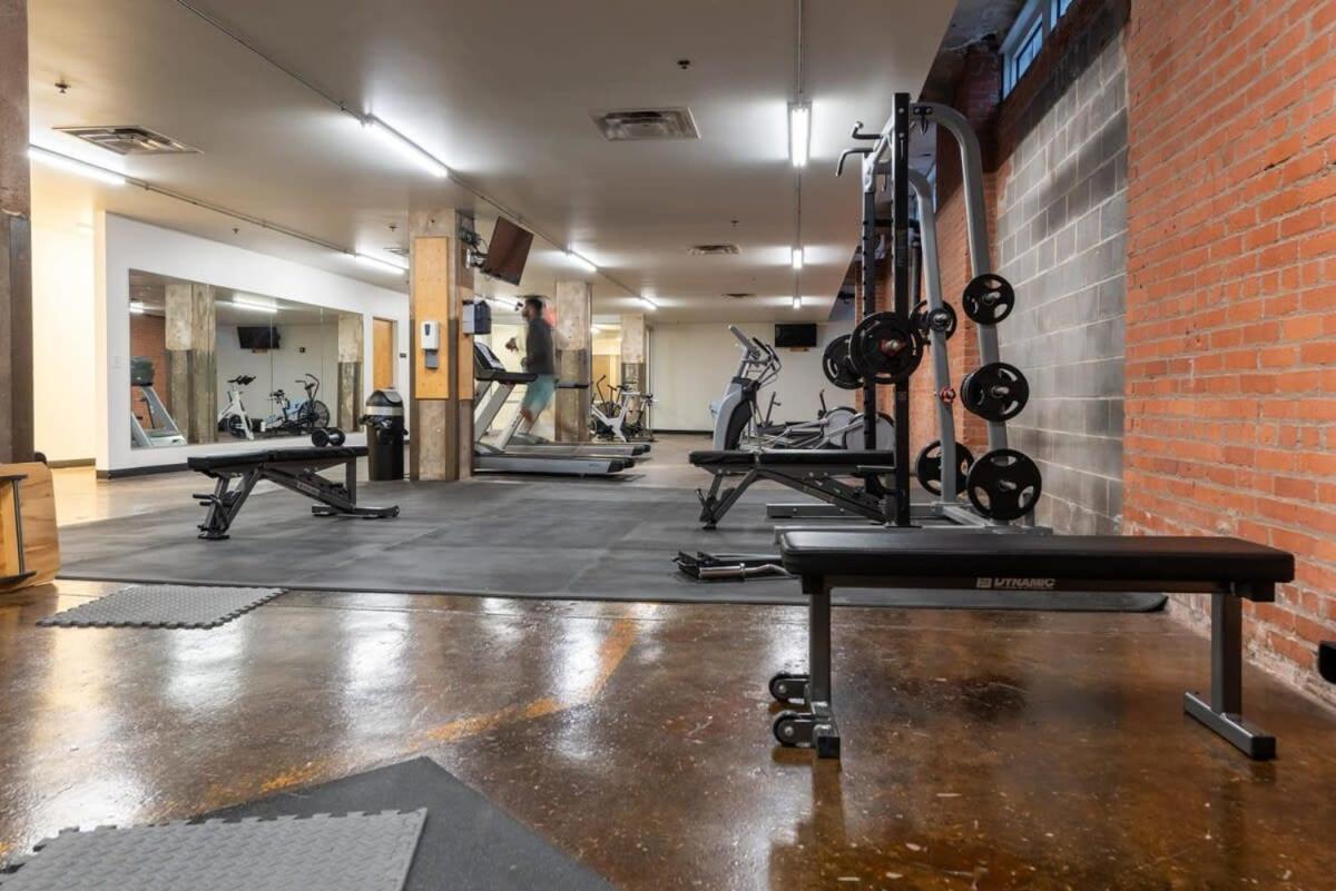 2Br 2Ba Spacious Historic Loft With Gym By Envitae Kansas City Exterior photo