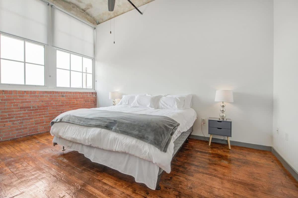 2Br 2Ba Spacious Historic Loft With Gym By Envitae Kansas City Exterior photo